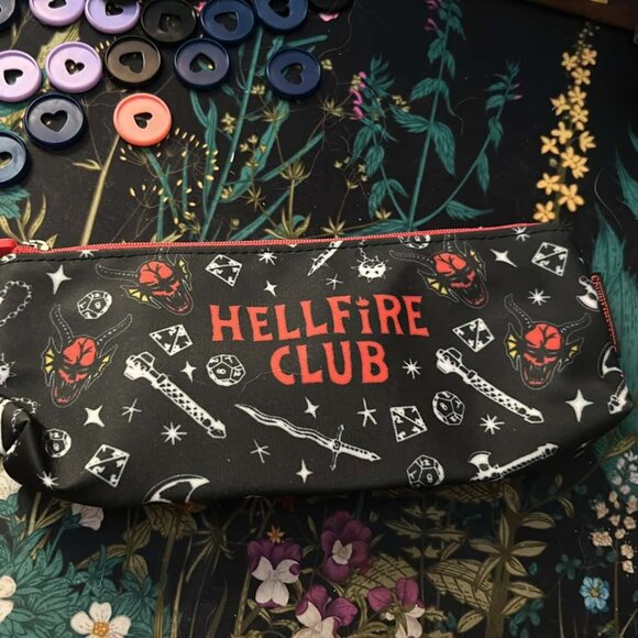 Stranger Things Hellfire Club - Pen/pencil case W/tag - Picture 2 of 3